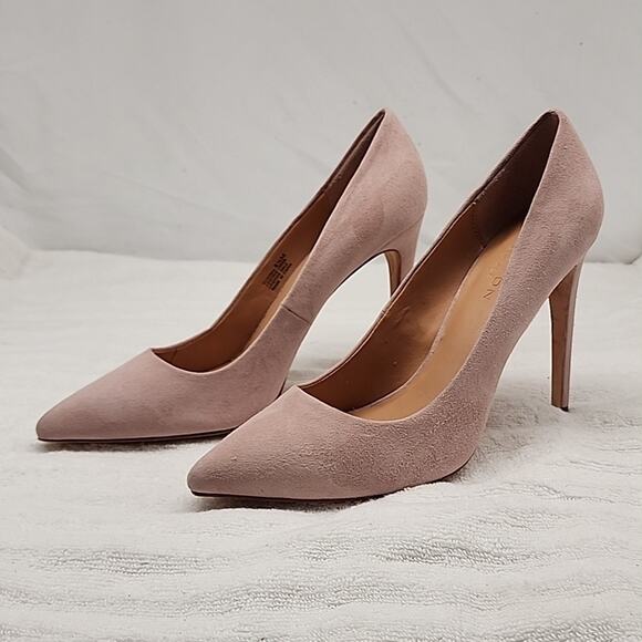HALSTON HERITAGE CLAUDIA BIEGE/PINK LEATHER UPPER SUEDE STILLETO PUMPS 8.5 GUC - Picture 1 of 16